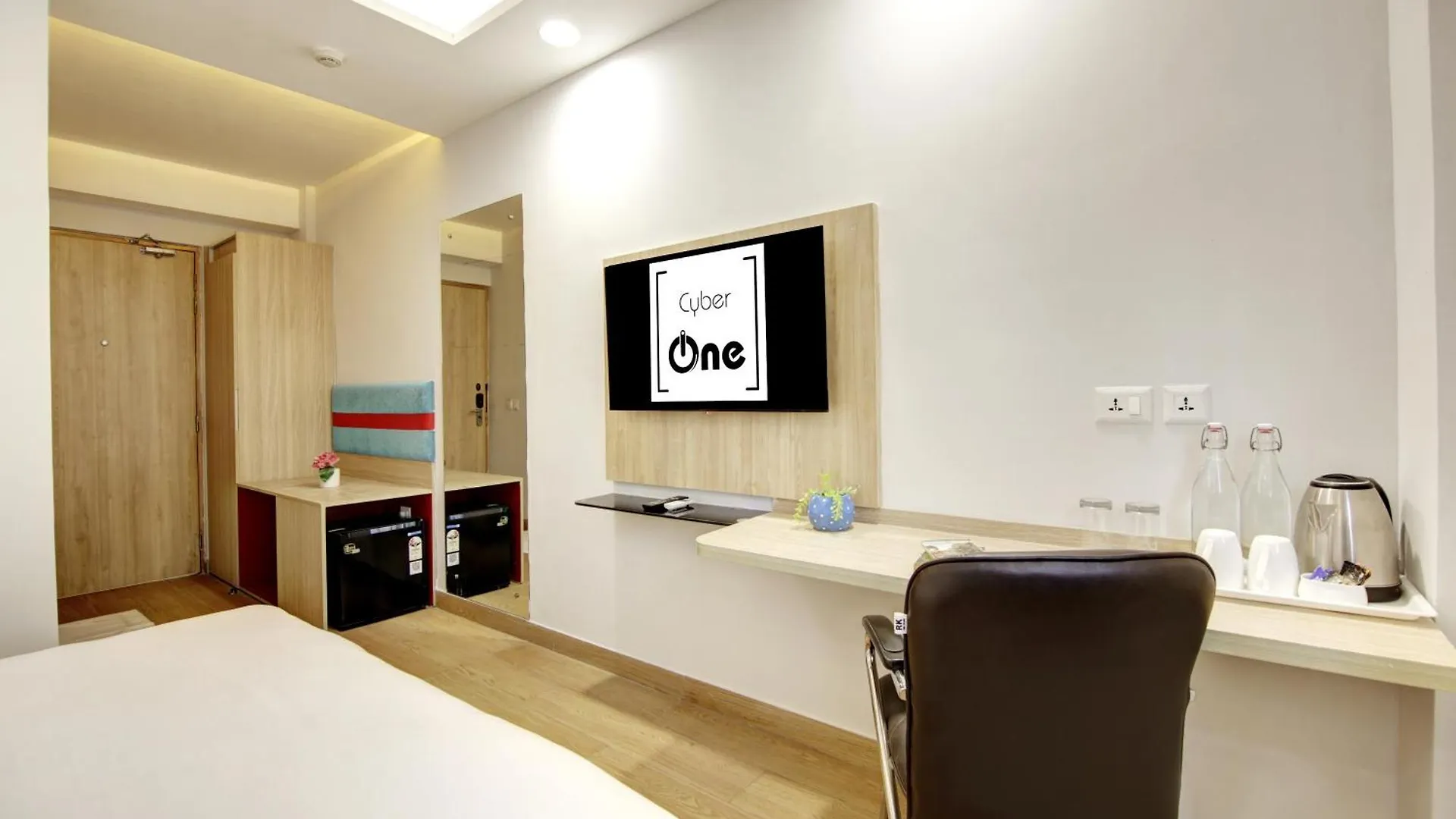Flxho Cyber One - Hotel And Banquet Cyber City Gurgaon