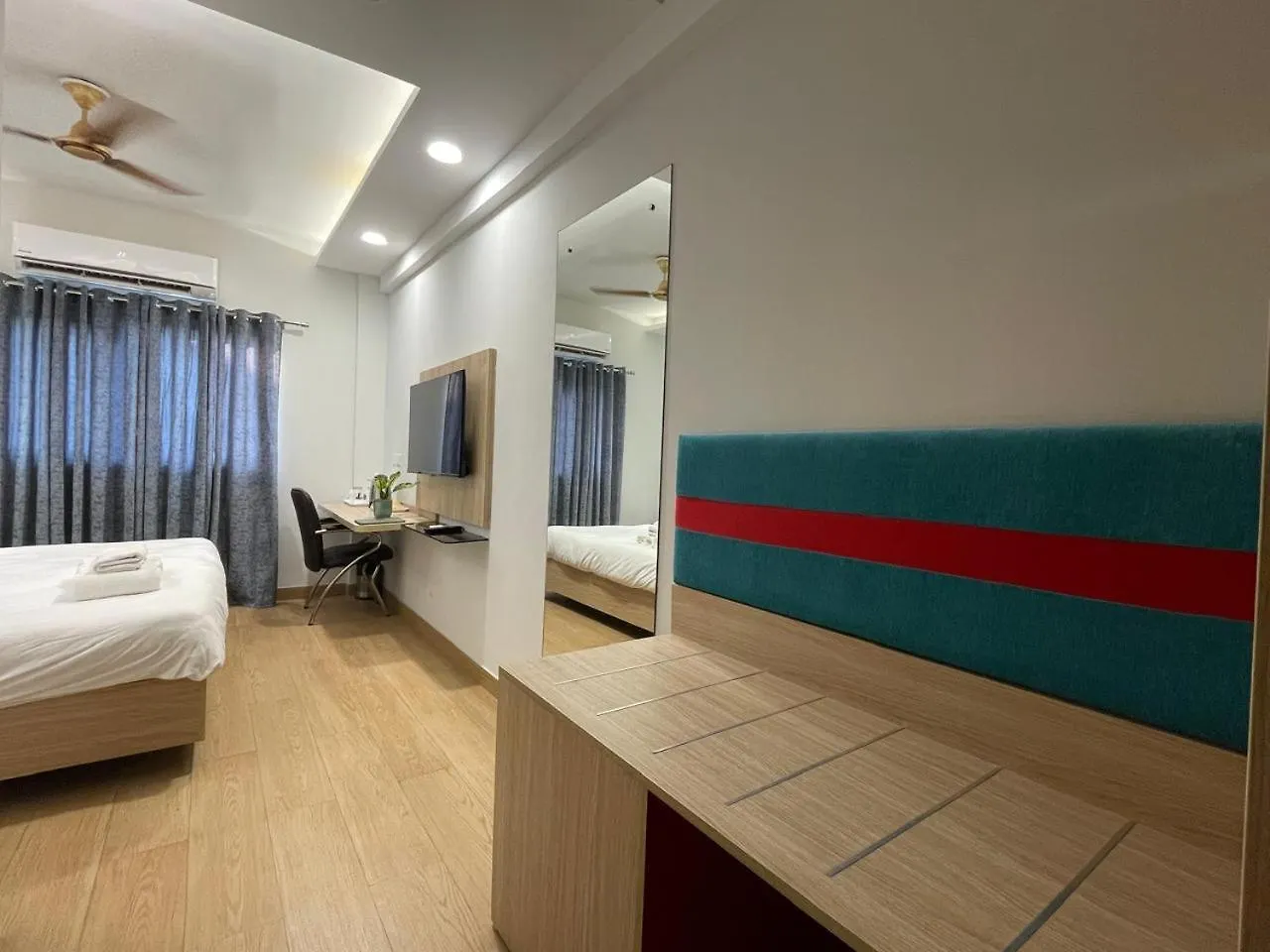 Flxho Cyber One - Hotel And Banquet Cyber City Gurgaon 3*,  India